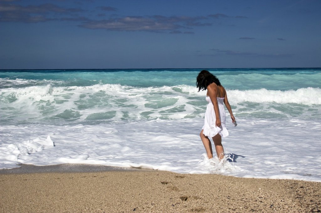 Infinity Pool - Walking Along the Beach